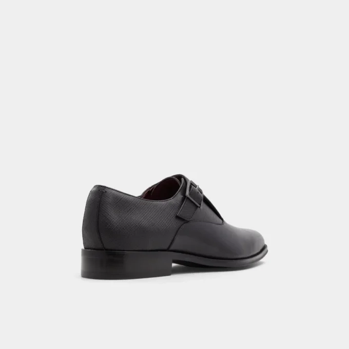 Elegante mocasín con hebilla