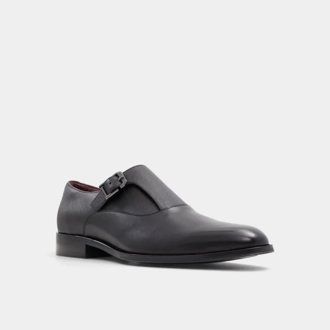 Elegante mocasín con hebilla