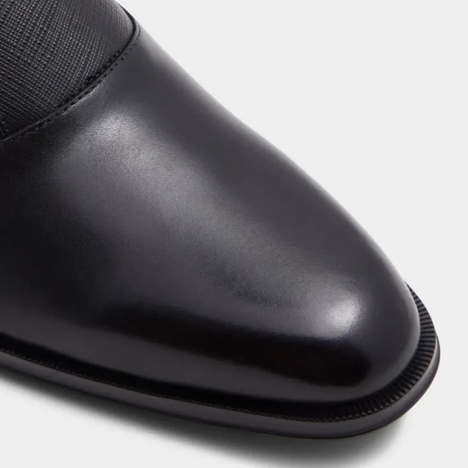 Elegante mocasín con hebilla