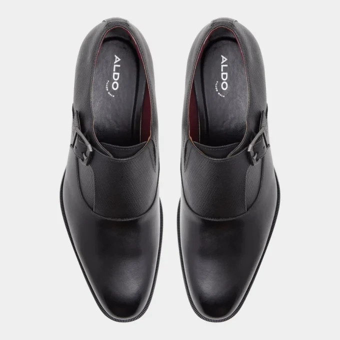 Elegante mocasín con hebilla
