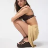 Sandalia de cuña con tiras de madera, Cuña