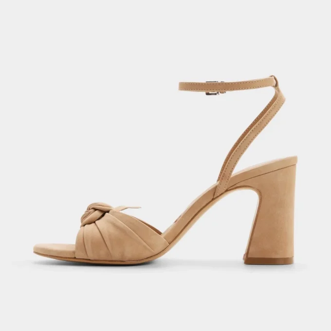 Sandalias de tacón grueso con tiras Angelknot