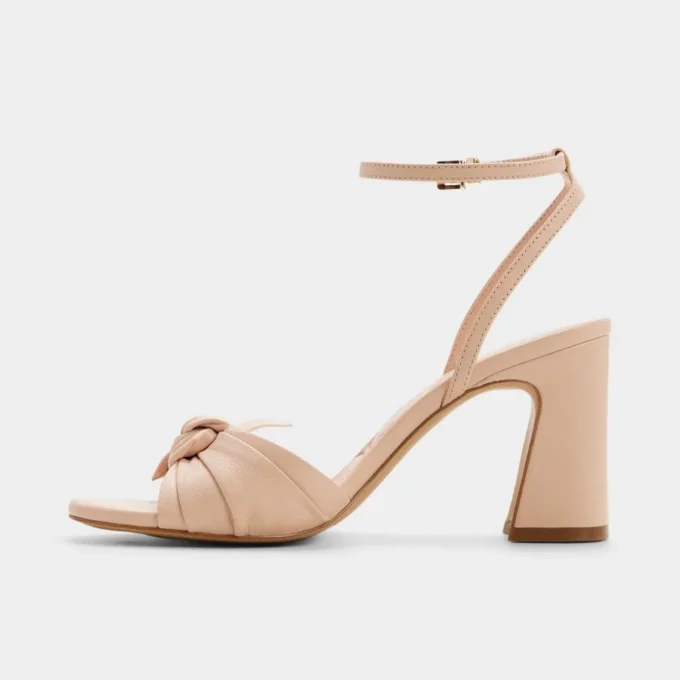 Sandalias de tacón grueso con tiras Angelknot