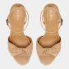 Sandalias de tacón grueso con tiras Angelknot